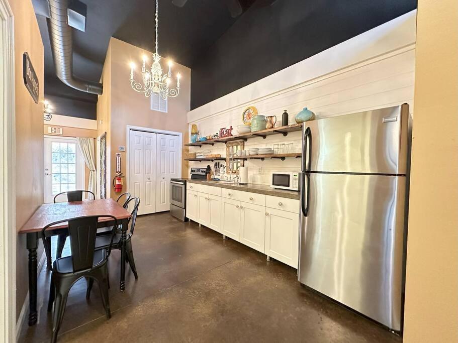 Haven At Hazel~Downtown Loft Appartement Demorest Buitenkant foto